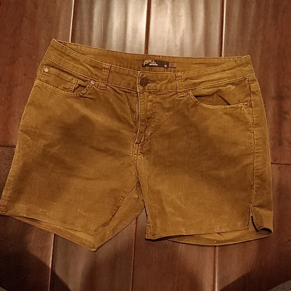 Corduroy shorts